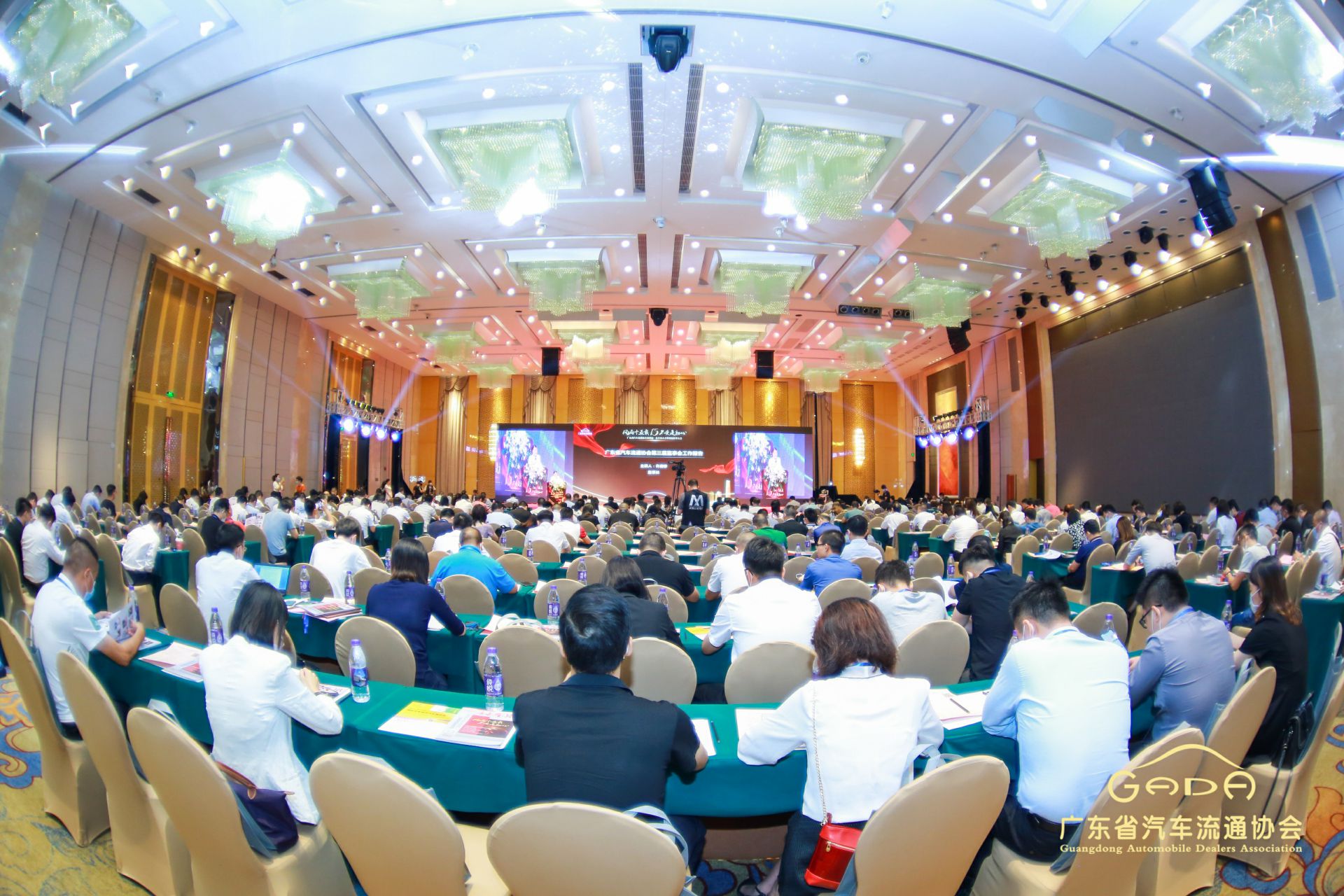 喜报丨华体网页版-华体HUATI(中国)“包揽”省汽车流通行业颁奖礼53项大奖(图1)