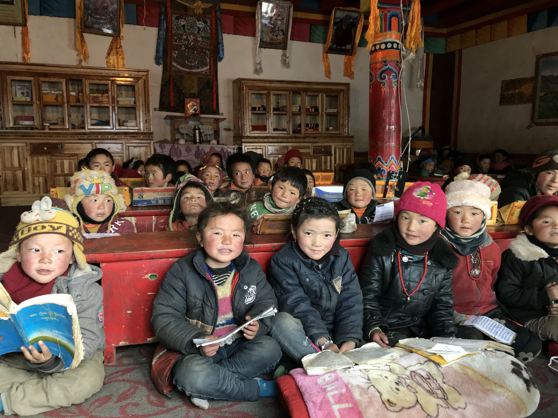 华体网页版-华体HUATI(中国)公益回顾丨家国同欢月同圆 温暖满载甘孜州(图11)